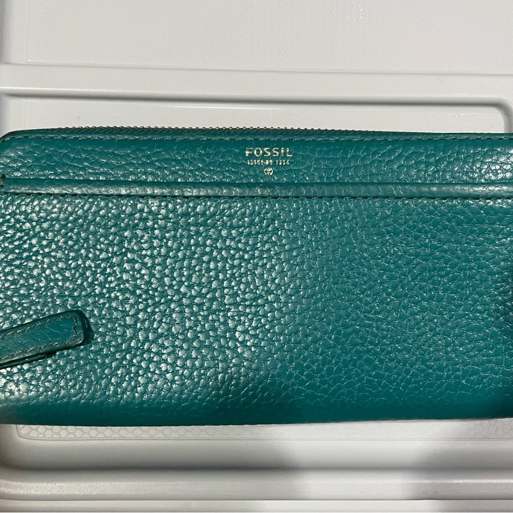 Fossil Teal Pebbled Leather Zip Wallet